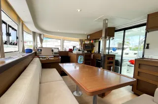 Salon & Galley